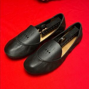 Tieks Black Leather Flats with Teal Soles women's size 9 Excellent condition!